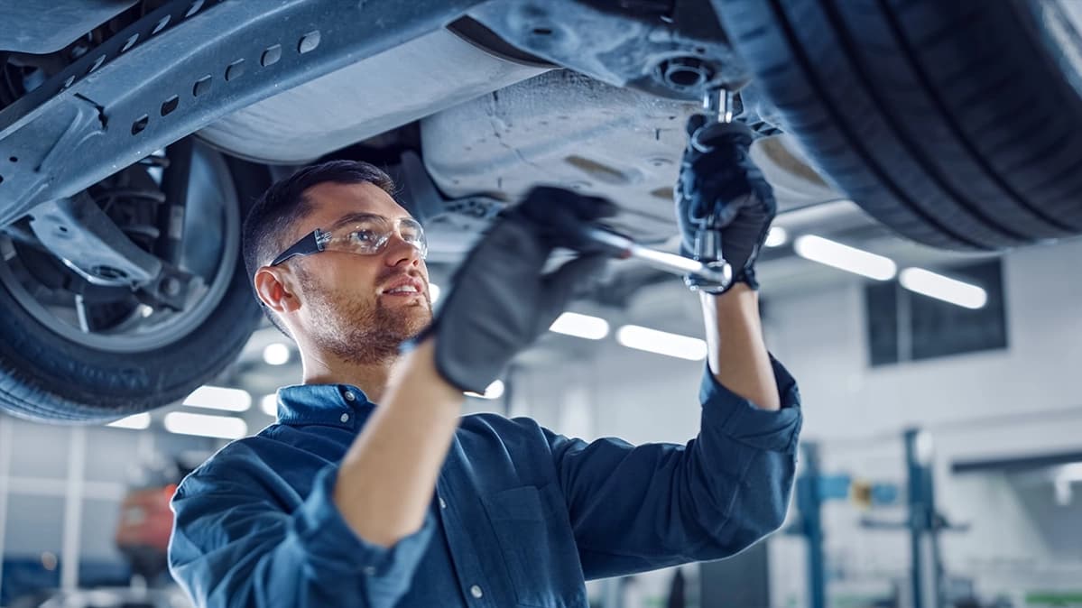 Auto Repairs services at S&R Motors Collision Center in Hayward, CA